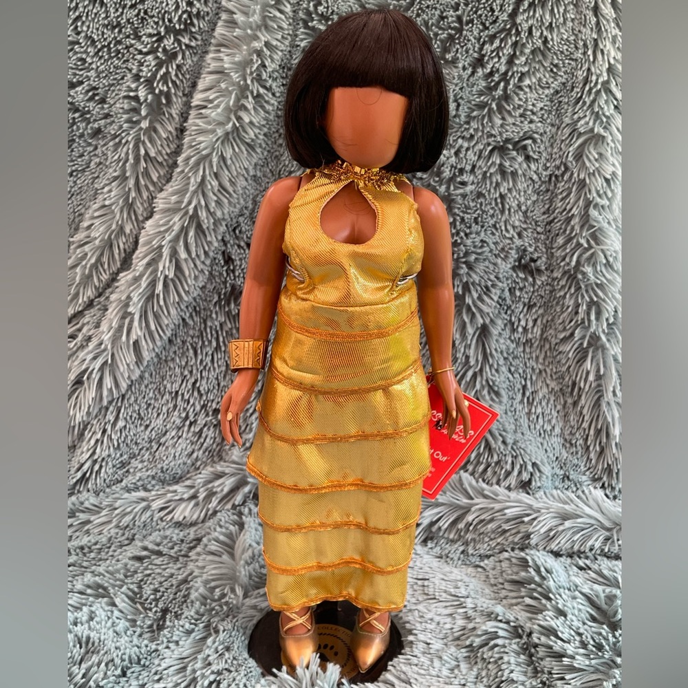 Sass n Class ANNIE LEE “Glamorous in Gold” 17.5” Doll